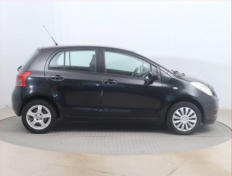 Toyota Yaris (2008) 1.0 VVT-i, po STK, CZ doklady - fotka 6 z 14