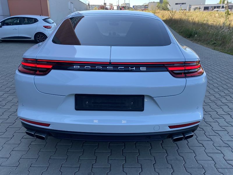 Porsche Panamera (2017) TURBO - fotka 7 z 17