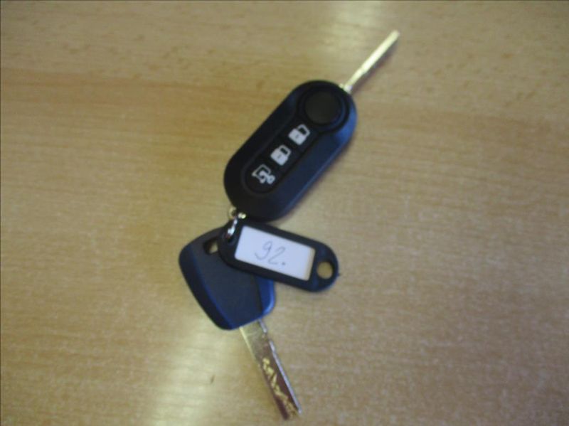 Iveco Daily 2,3 D 35C13, 6míst,klima,DPH, - fotka 23 z 30