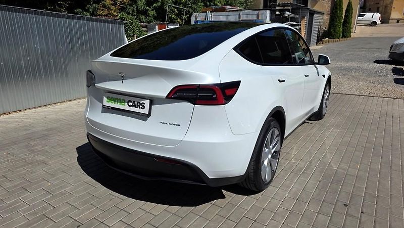 Tesla Model Y (2023) Long Range AWD DE SoH 92,4% - fotka 5 z 41
