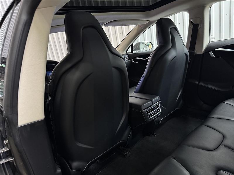 Tesla Model S 70D 4x4 DUAL MOTOR PANO DPH - fotka 25 z 36