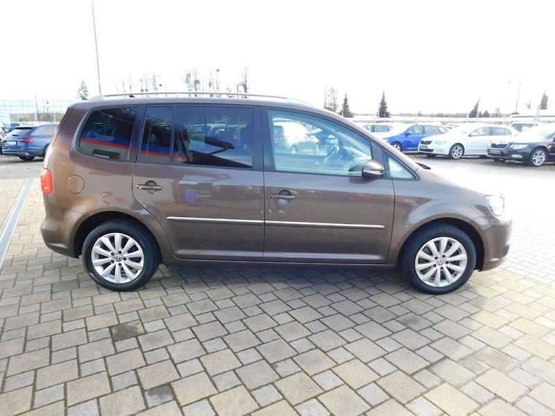 Volkswagen Touran (2012) 2.0 TDi Webasto - fotka 3 z 29