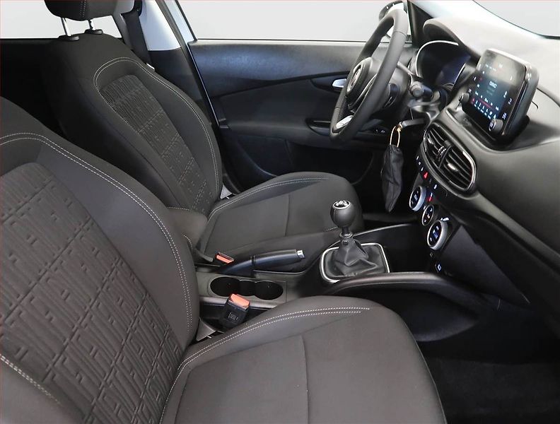Fiat Tipo (2025) 1.6 MultiJet, ČR,1.maj - fotka 9 z 14