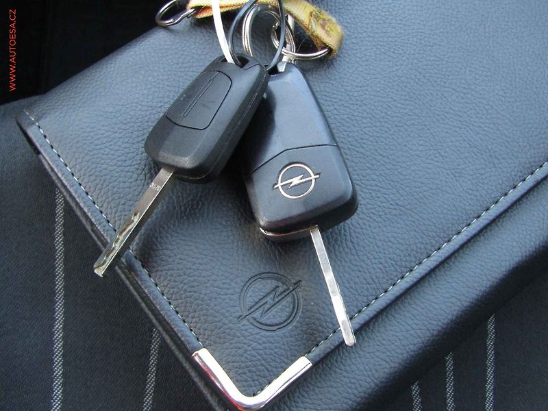 Opel Corsa (2007) 1.2 T, ČR - fotka 16 z 16