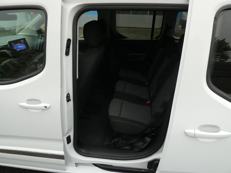 Toyota ProAce City VERSO 1,5D závěs - fotka 14 z 15