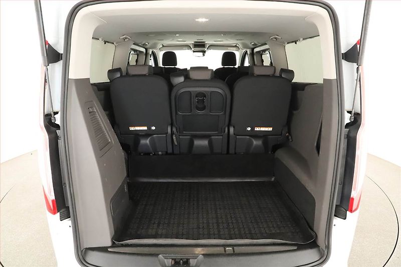 Ford Tourneo Custom (2018) Titanium 2.0 EcoBlue, ČR - fotka 10 z 13