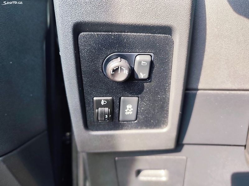 Nissan Qashqai (2012) - fotka 13 z 25