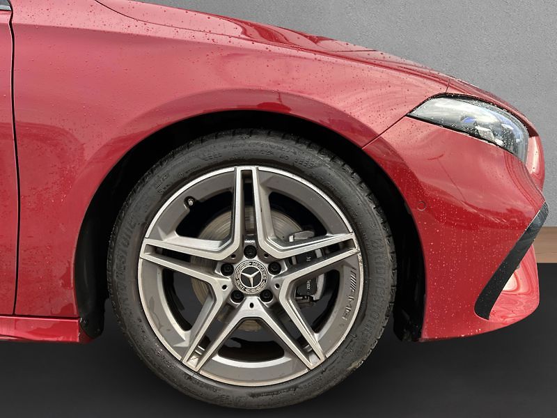 Mercedes-Benz Třídy A 200 AMG Line - fotka 9 z 18