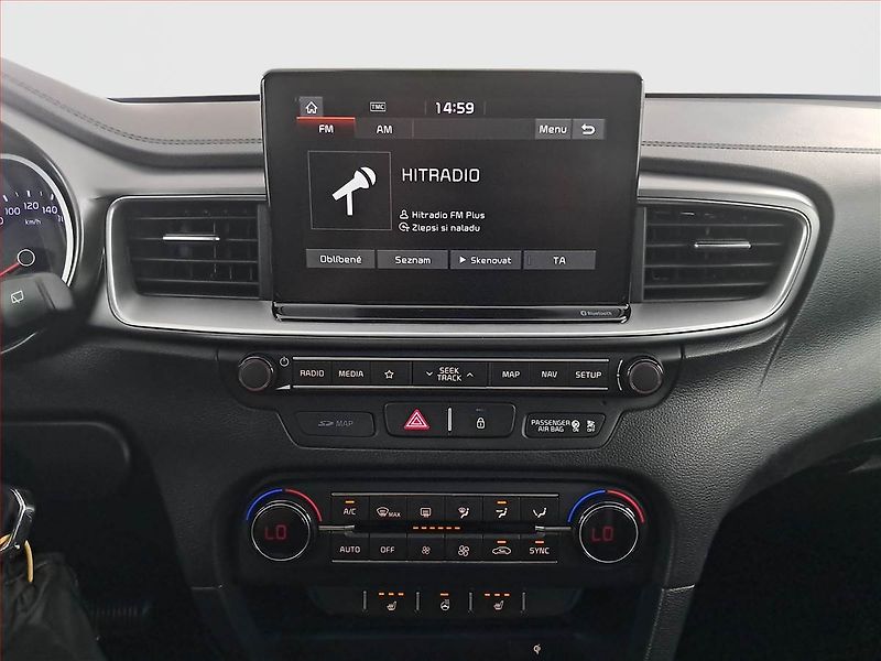 Kia Ceed (2018) 1.4 T-GDI, Automat, Navi - fotka 12 z 19