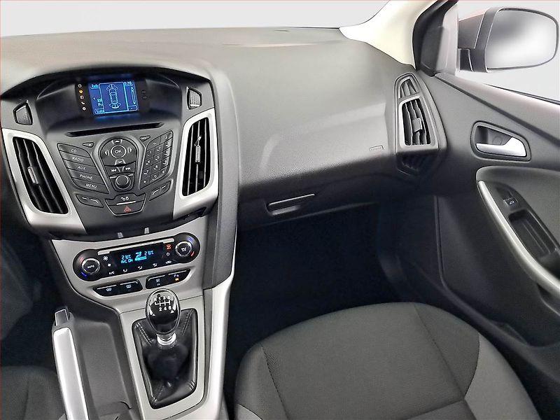 Ford Focus (2012) 1.6 TDCi, po STK, Tažné - fotka 8 z 18