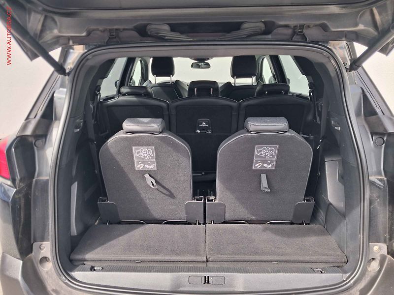 Peugeot 5008 (2018) 1.2 PT, GT Line, LED - fotka 7 z 18