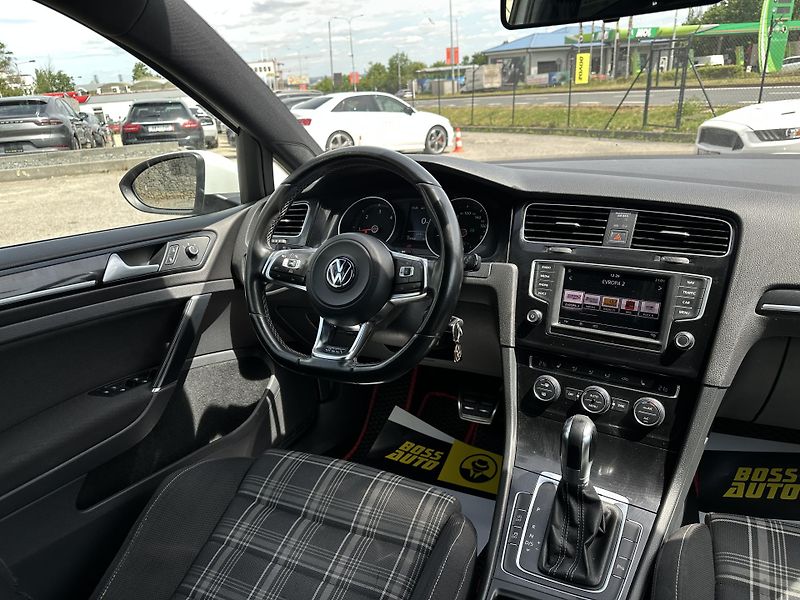 Volkswagen Golf (2016) Volkswagen Golf 2016 - fotka 14 z 19