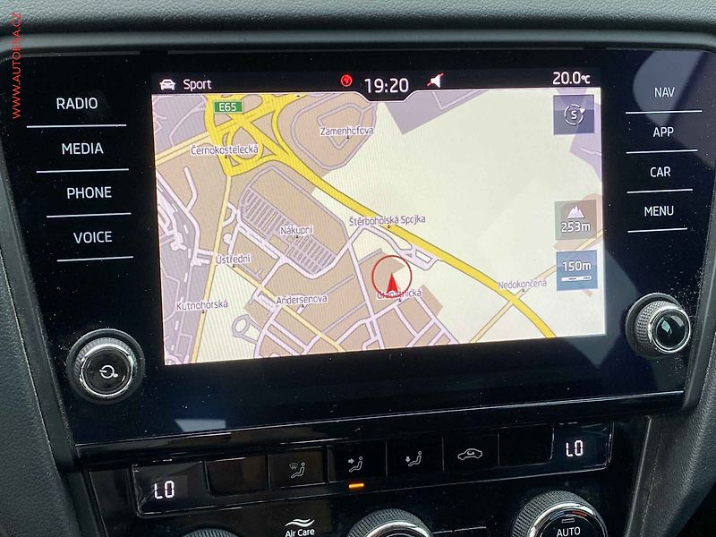 Škoda Octavia (2018) 2.0 TDi 4x4, RS, DSG, LED - fotka 17 z 19
