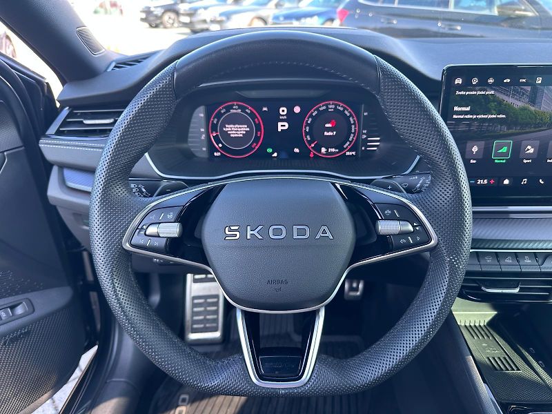 Škoda Octavia 2.0 TDI 110 kW DSG Sportline - fotka 11 z 16