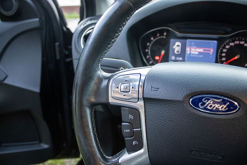 Ford Mondeo Automat,176kW/239k,servisované - fotka 26 z 33