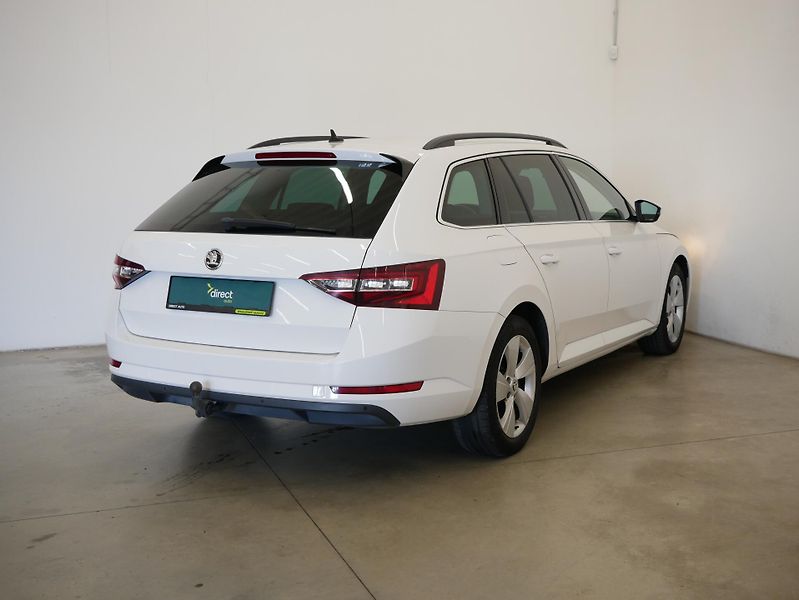 Škoda Superb - fotka 2 z 30