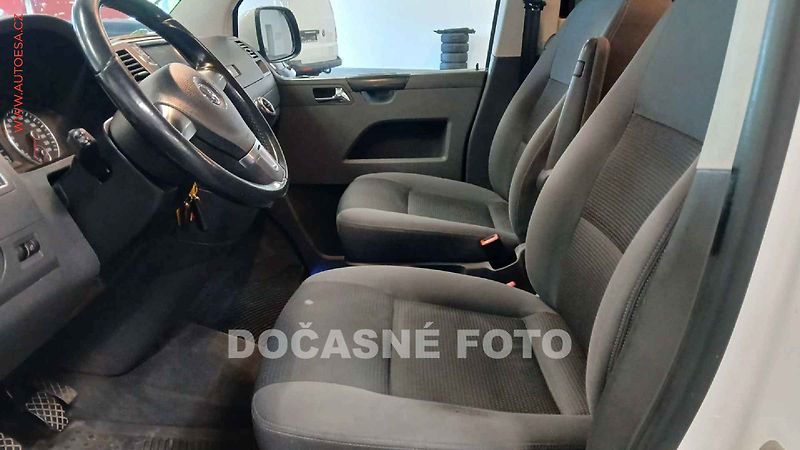 Volkswagen Multivan (2012) 2.0TDi, xenon, nez.topení, - fotka 13 z 17