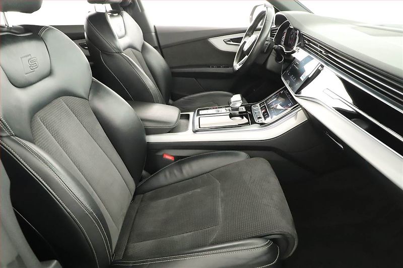 Audi Q8 (2021) 50 TDI - fotka 7 z 21