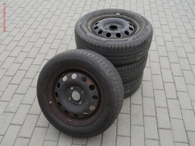 Ford Focus (2001) 1.6i, AC, el. výbava - fotka 15 z 15