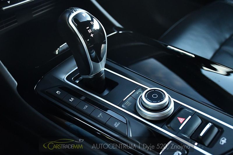 Maserati Levante 3.0D ČR Q4 H/K ACC VZDUCH - fotka 34 z 56