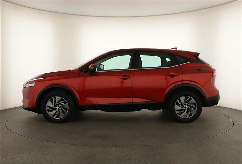 Nissan Qashqai (2021) 1.3 DIG-T - fotka 3 z 13