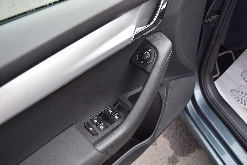 Škoda Octavia (2017) 1.5TSI 110kw AMBITION APP TEMP - fotka 33 z 50