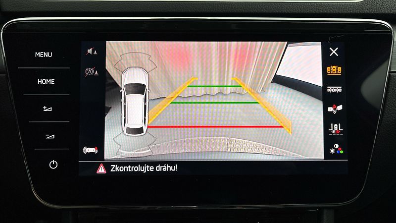 Škoda Superb 2.0 TDI DSG Style Combi - fotka 12 z 28