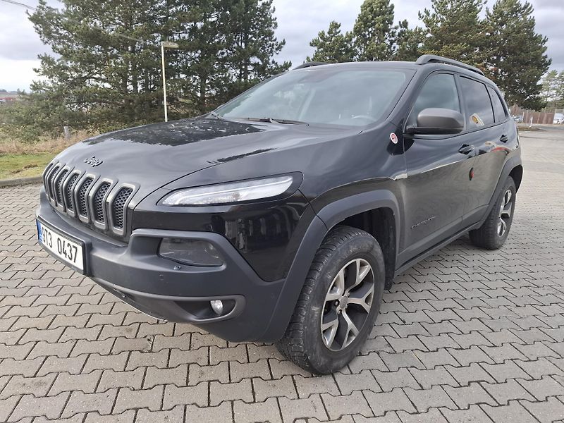 Jeep Cherokee (2014) 3,2 L V6 TRAIL RATED - fotka 1 z 16