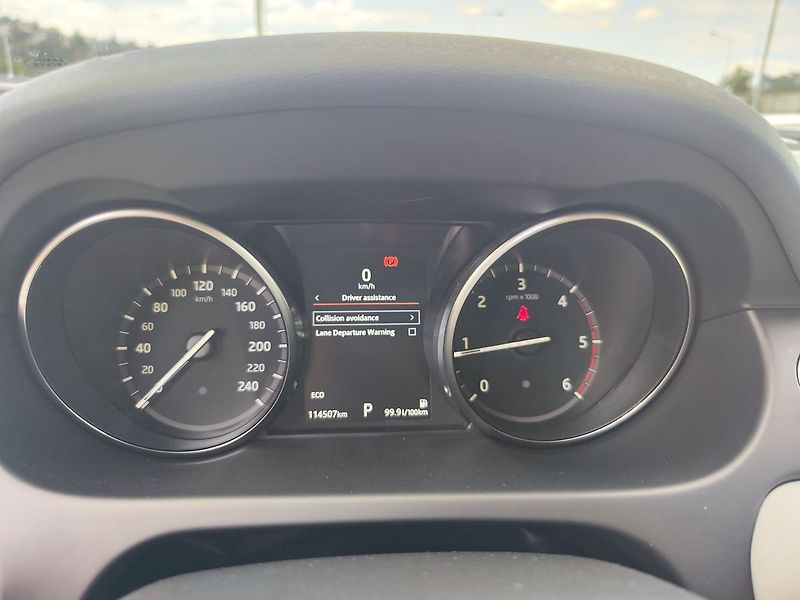 Land Rover Discovery Sport 2.0 TD4 HSE/132kW Servisováno - fotka 19 z 33