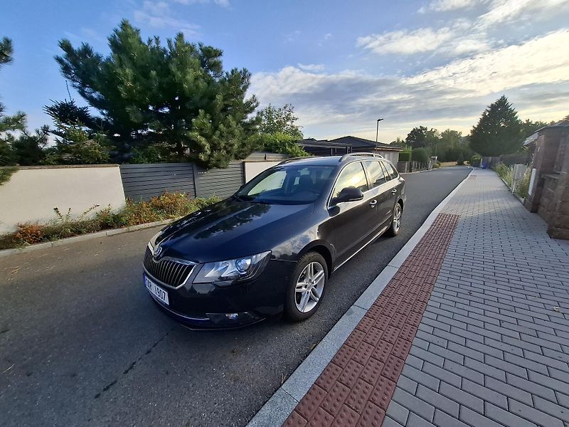 Škoda Superb (2015) 2.0TDI,DSG,xenon,NAVI - fotka 7 z 17