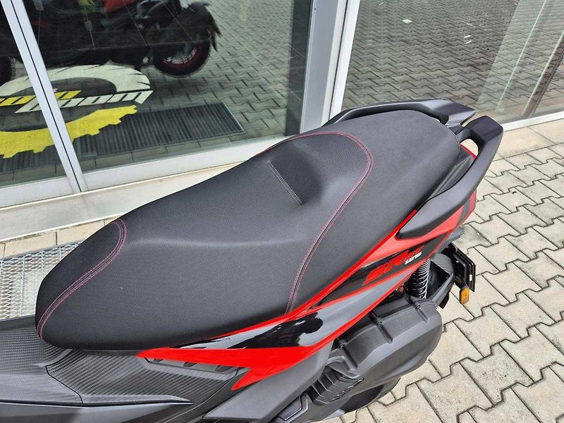 Aprilia SR GT 125 (2026) SPORT - AKČNÍ CENA - fotka 39 z 62