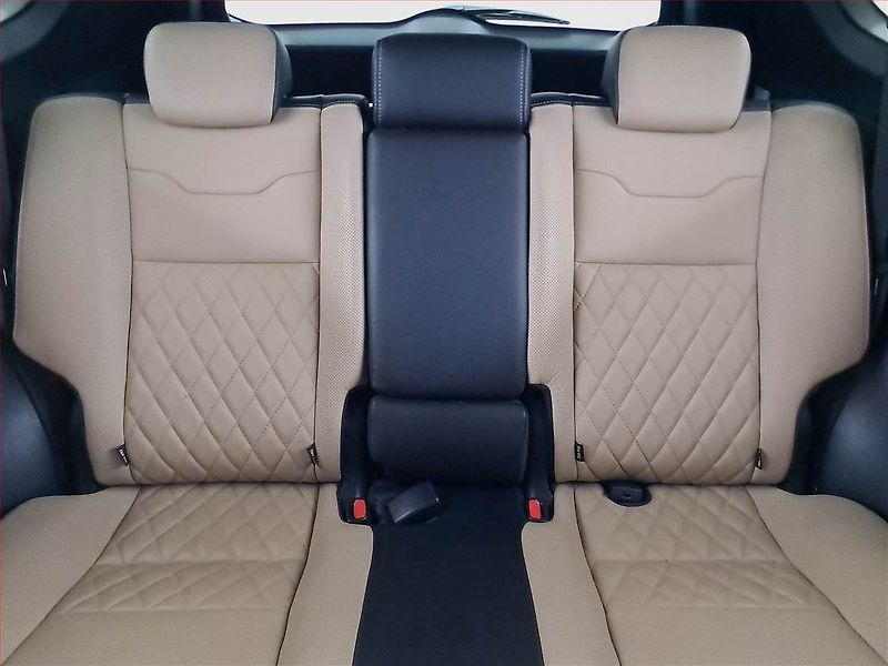 Toyota RAV4 (2017) 2.5 Hybrid - fotka 10 z 17