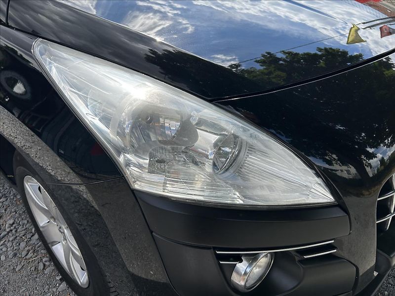Peugeot 3008 1,6 HDi  Tažné,ALU,Klimatizace - fotka 38 z 43