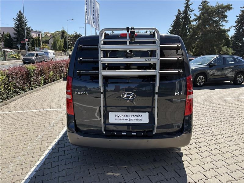 Hyundai H 1 2,5   Tour 8 míst - fotka 4 z 20