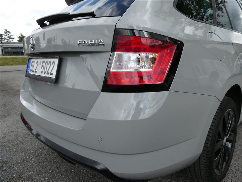 Škoda Fabia 1,2 TSI 81kW Monte Carlo, ČR - fotka 10 z 48