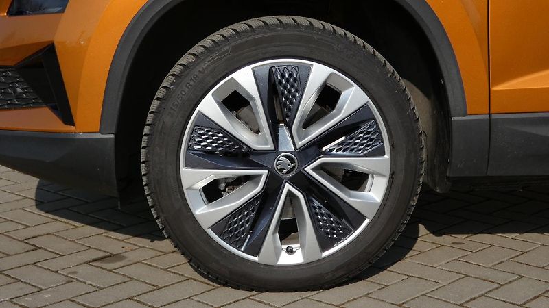Škoda Karoq 1,5 TSI Style - fotka 21 z 22