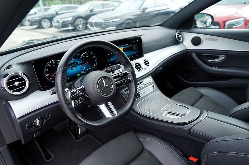 Mercedes-Benz Třídy E E 200 4Matic AMG/LED/360/ČR - fotka 22 z 40