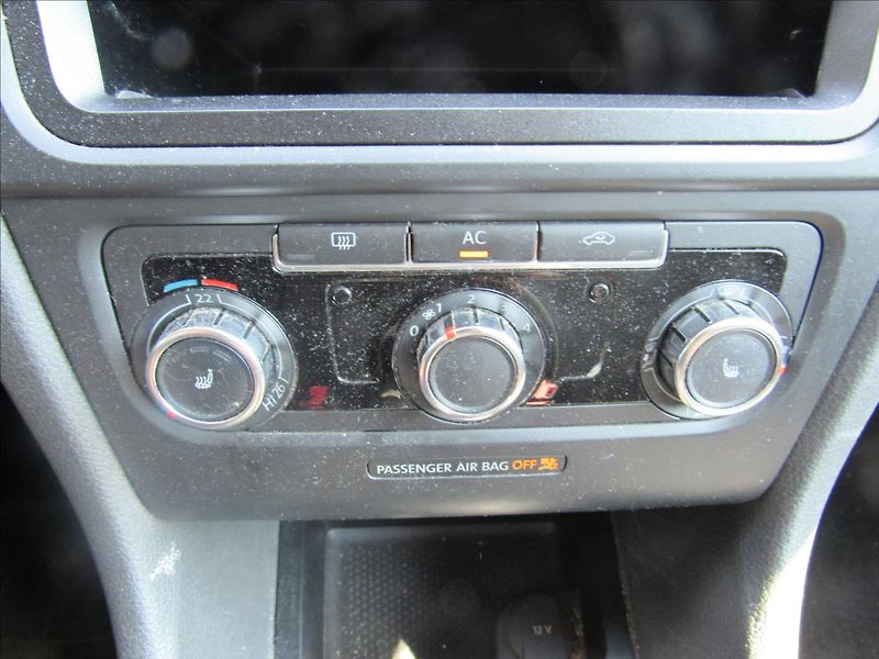 Volkswagen Golf 1,4 i 59kW - fotka 17 z 29