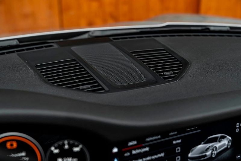 Porsche 911 - fotka 14 z 27