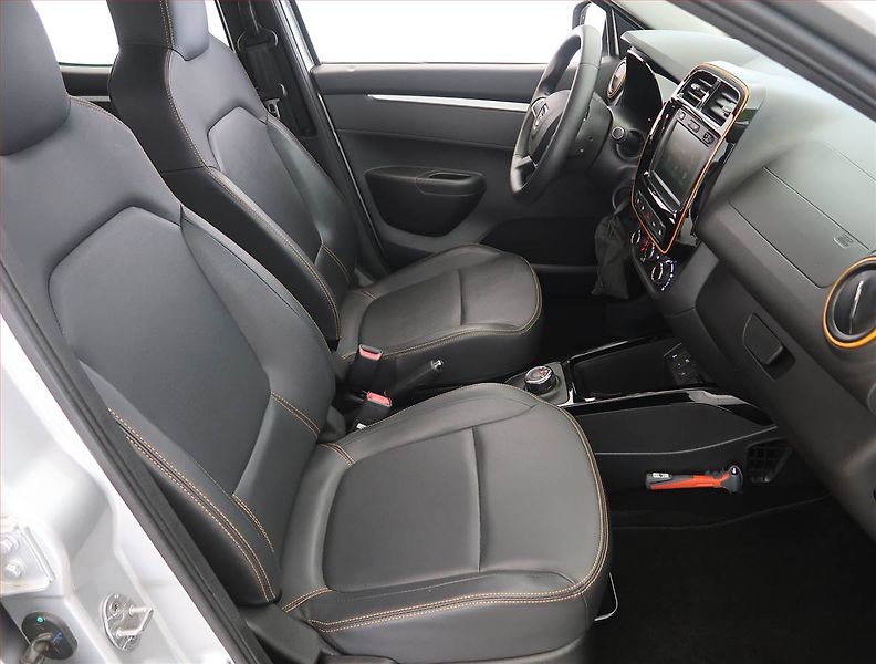 Dacia Spring (2022) Electric 45 (27 kWh), SoH 91% - fotka 9 z 22