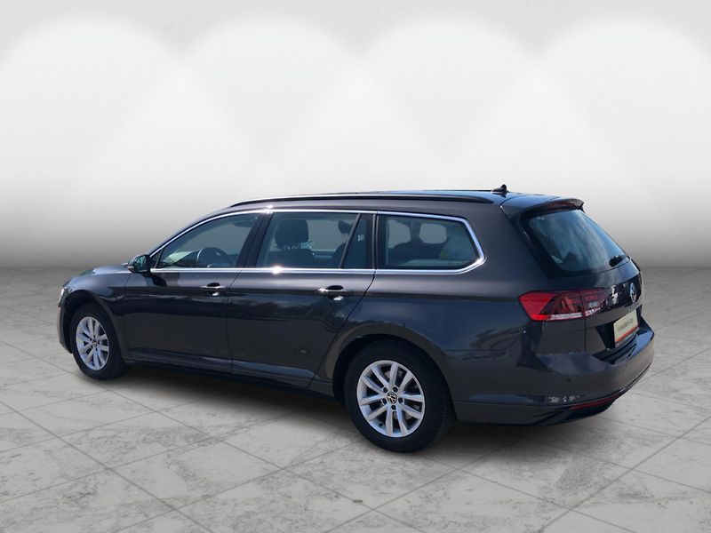 Volkswagen Passat Business 2.0 TDI 110kW DSG Var - fotka 7 z 28