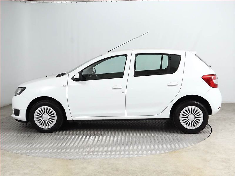 Dacia Sandero (2016) 0.9 TCe, Automat, ČR,1.maj - fotka 3 z 10