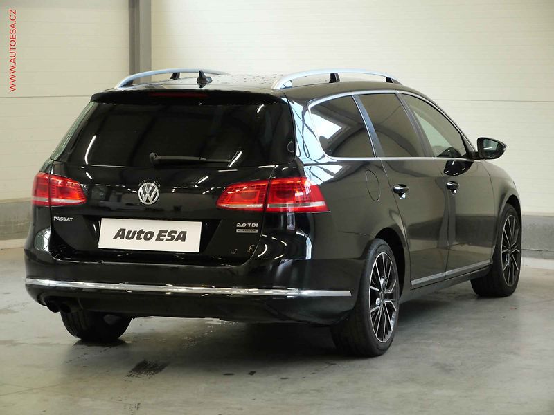 Volkswagen Passat (2013) 2.0TDi, DSG, xenon, park - fotka 4 z 19
