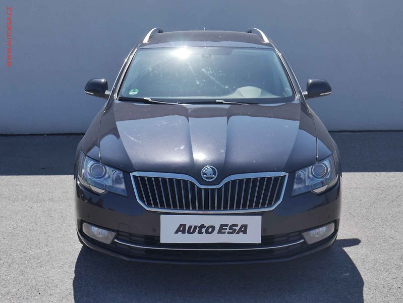Škoda Superb (2014) 2.0TDi, Kůže, navi - fotka 2 z 14