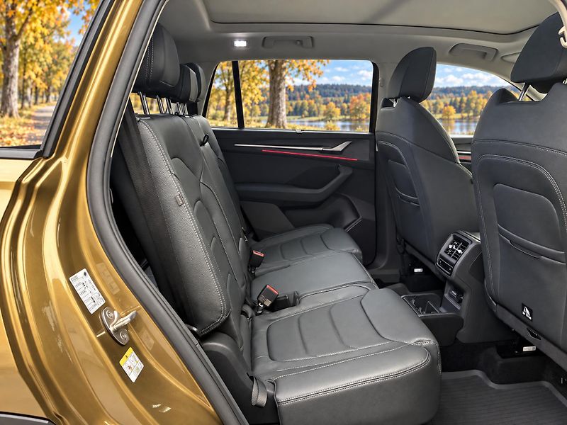 Škoda Kodiaq 2,0 142kW Top Selection 4x4 DS - fotka 11 z 34