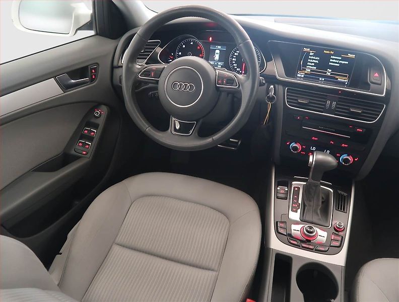 Audi A4 (2015) Attraction 2.0 TDI, Automat - fotka 7 z 15