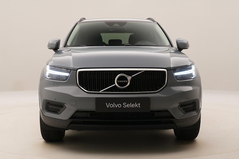 Volvo XC40 T2 KINETIC AUT - fotka 16 z 39