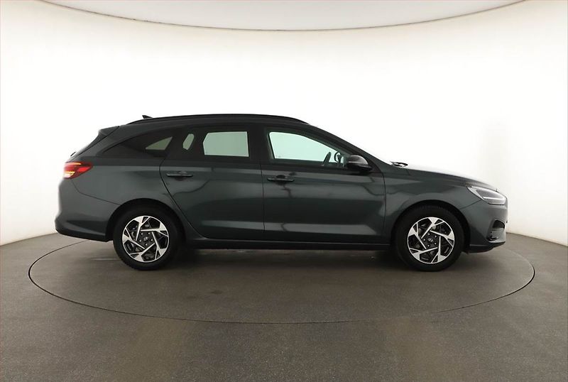 Hyundai i30 (2024) Family Smart 1.5 DPI, Navi - fotka 6 z 20