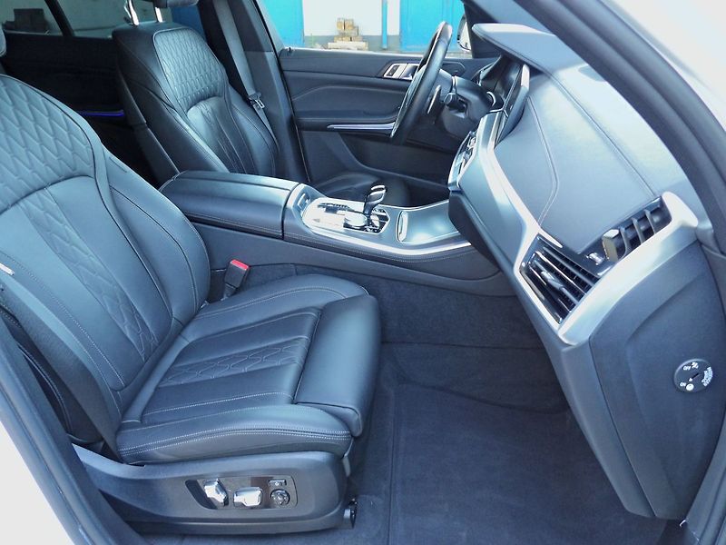 BMW X5 3.0d xDrive Mpaket 360° TZ ČR - fotka 22 z 35