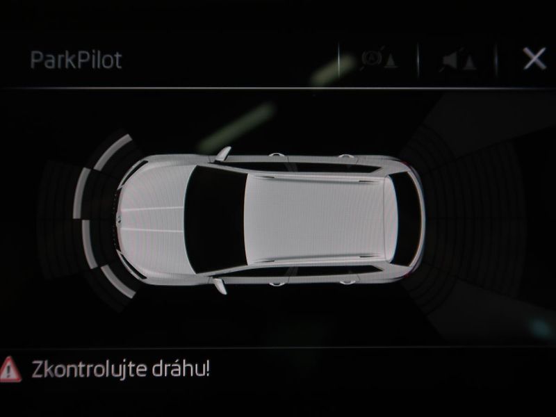 Škoda Karoq 1,5 TSI STYLE 1. majitel TOP - fotka 26 z 40